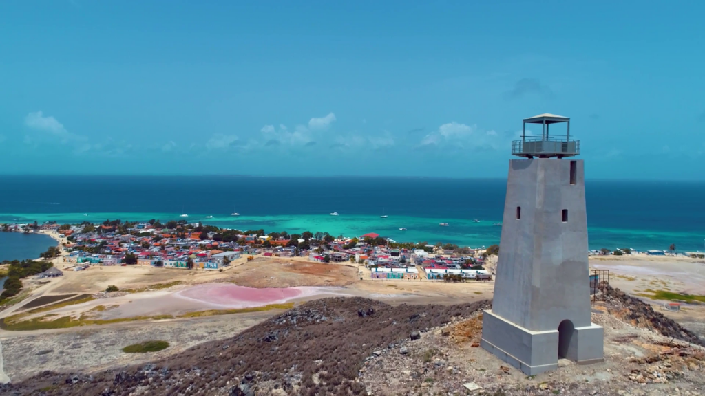 Exploring the Hidden Gems of Los Roques Archipelago attractions